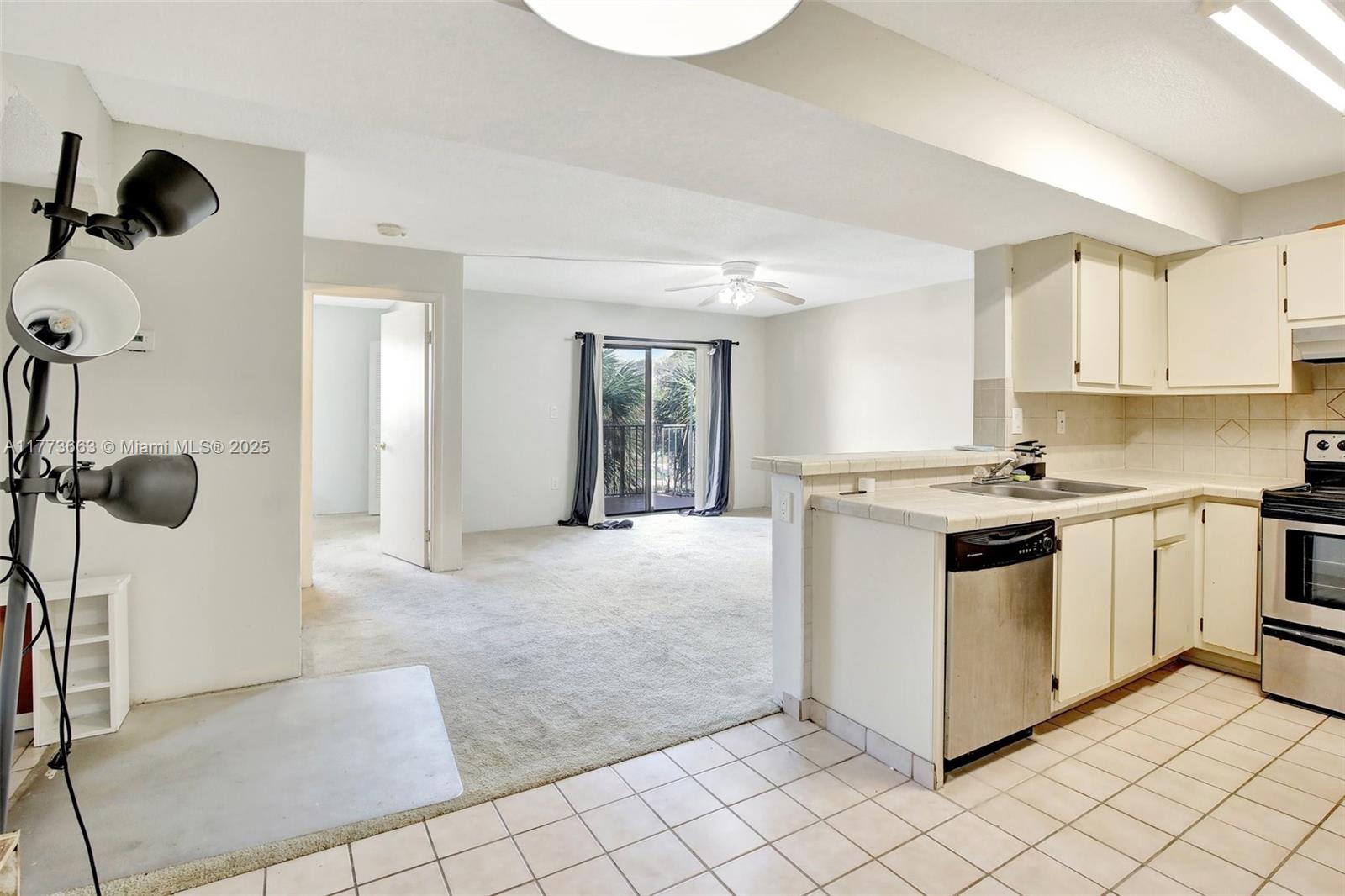 PALMS OF PEMBROKE CONDO - Residential