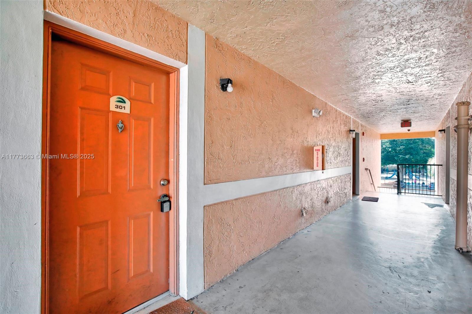 250 W Palm Cir W 301