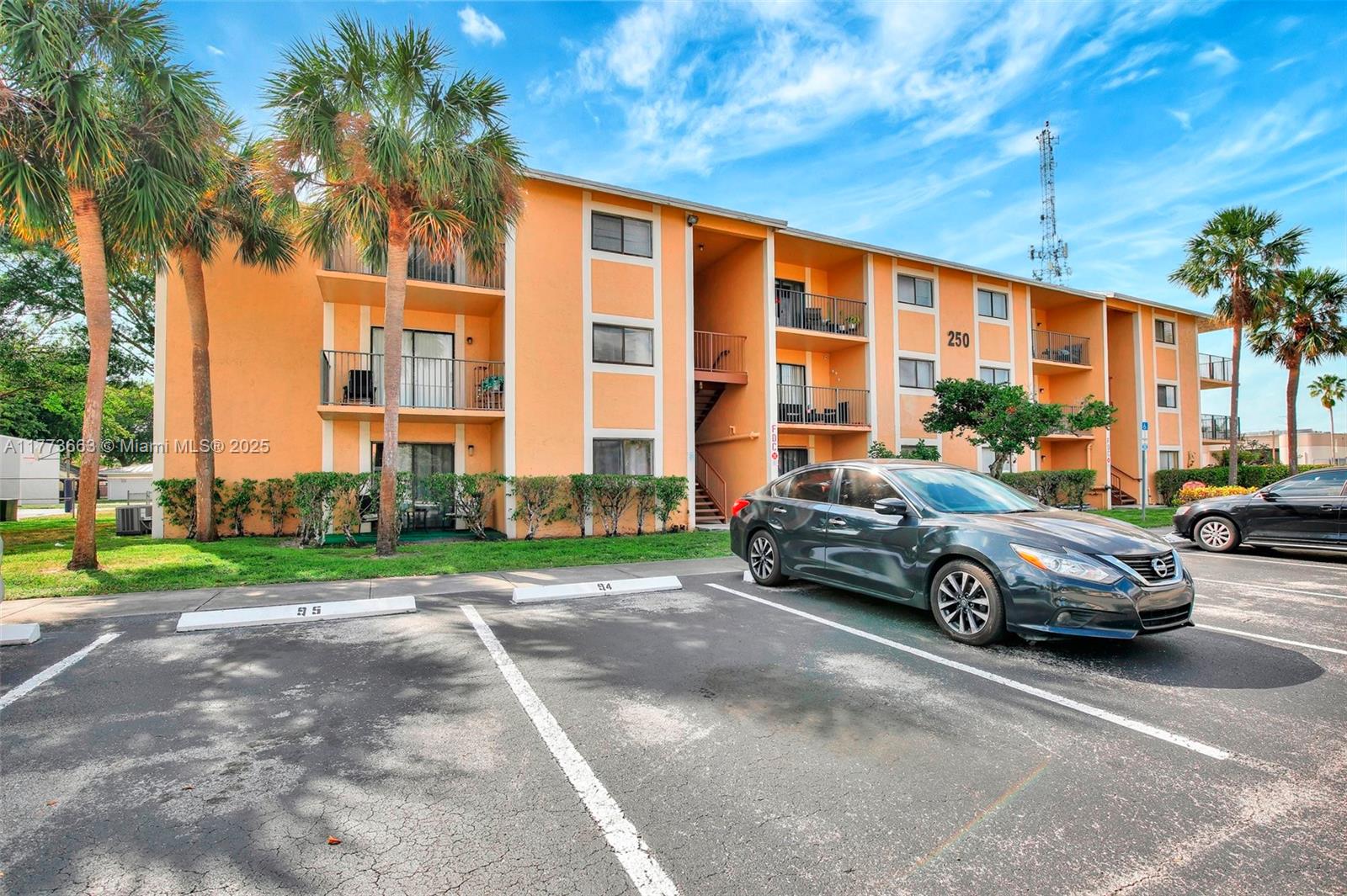 250 W Palm Cir W 301