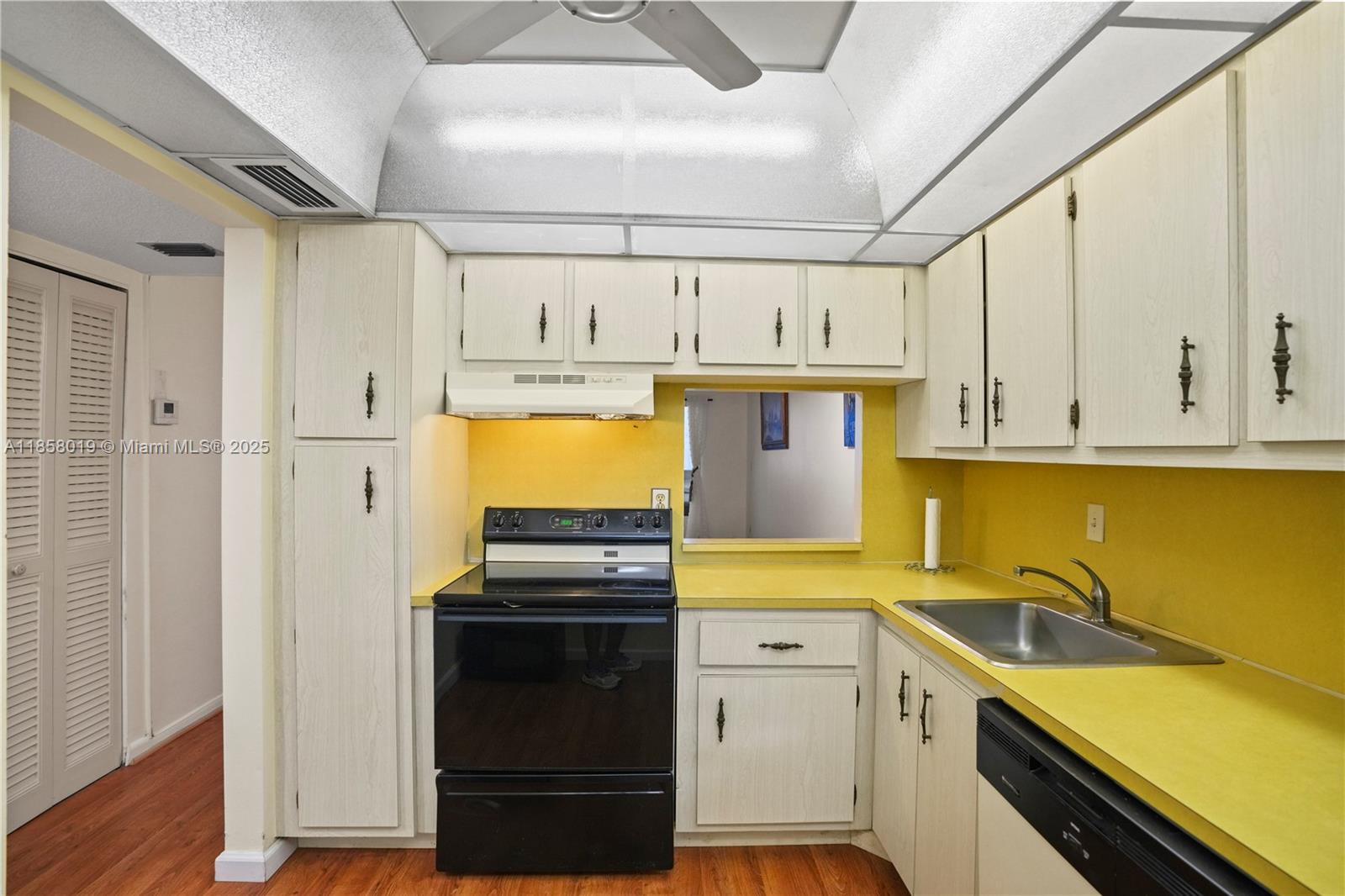 HOLIDAY SPRINGS VILLAGE 1 - Residential