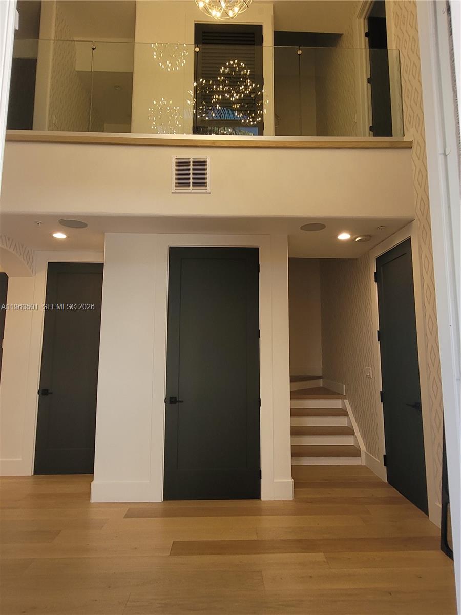 GRANDEUR - Residential