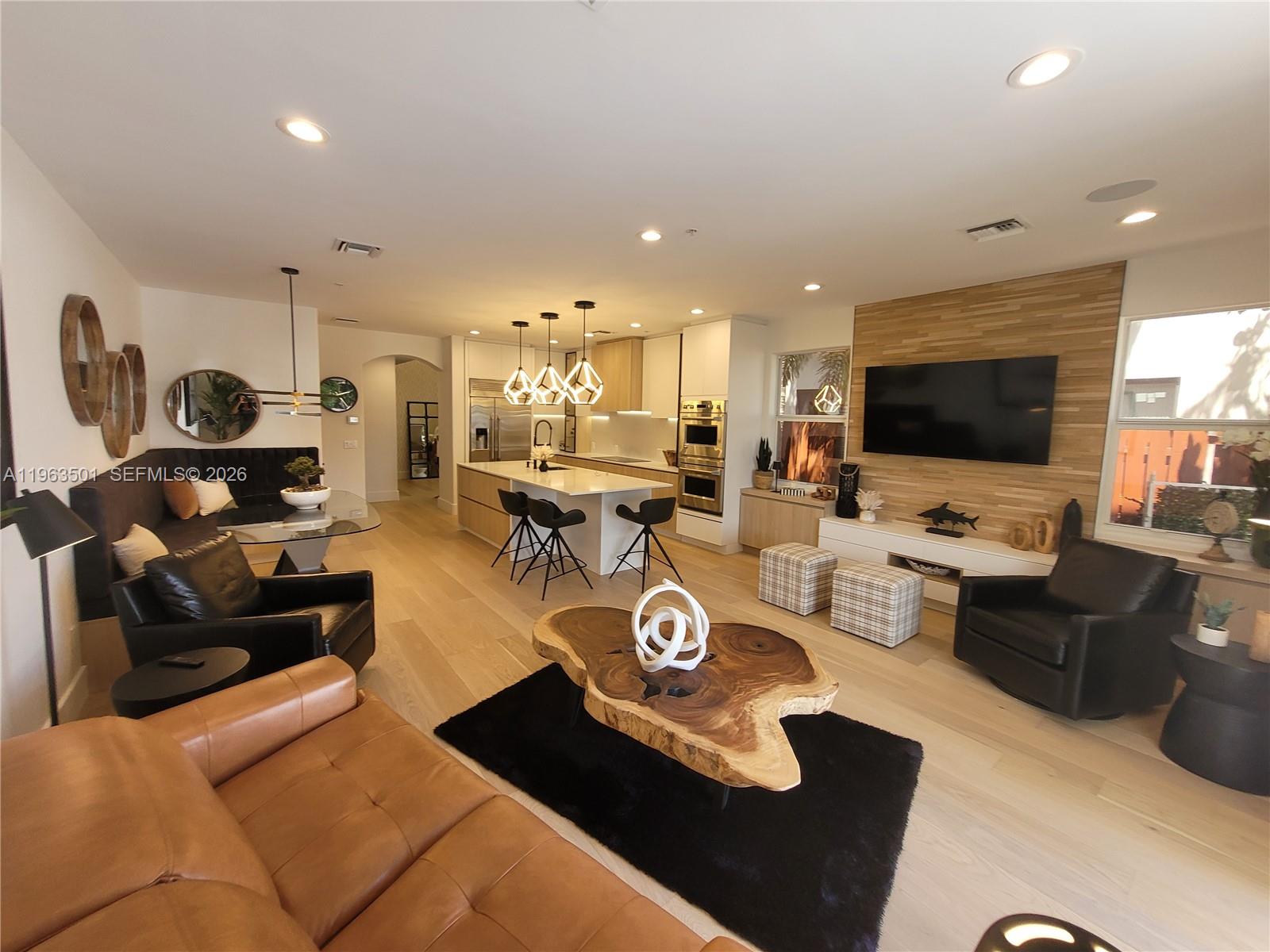 GRANDEUR - Residential