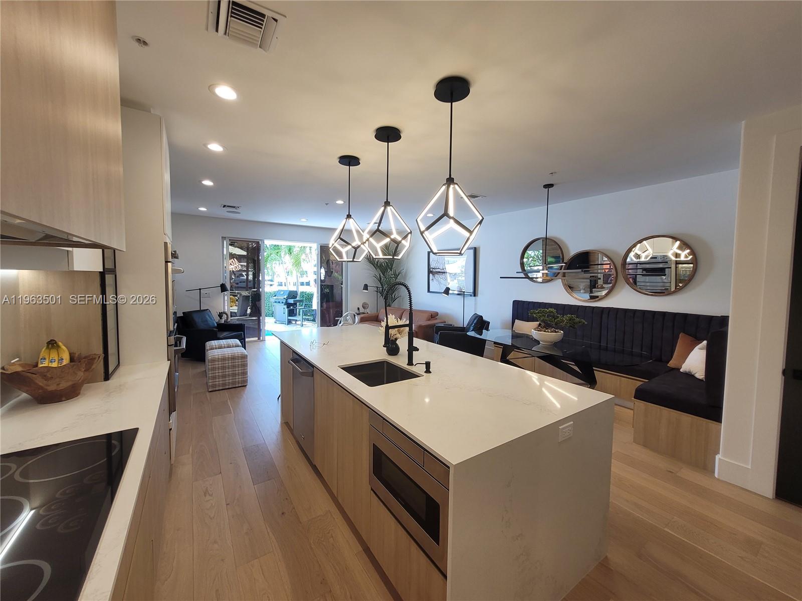 GRANDEUR - Residential