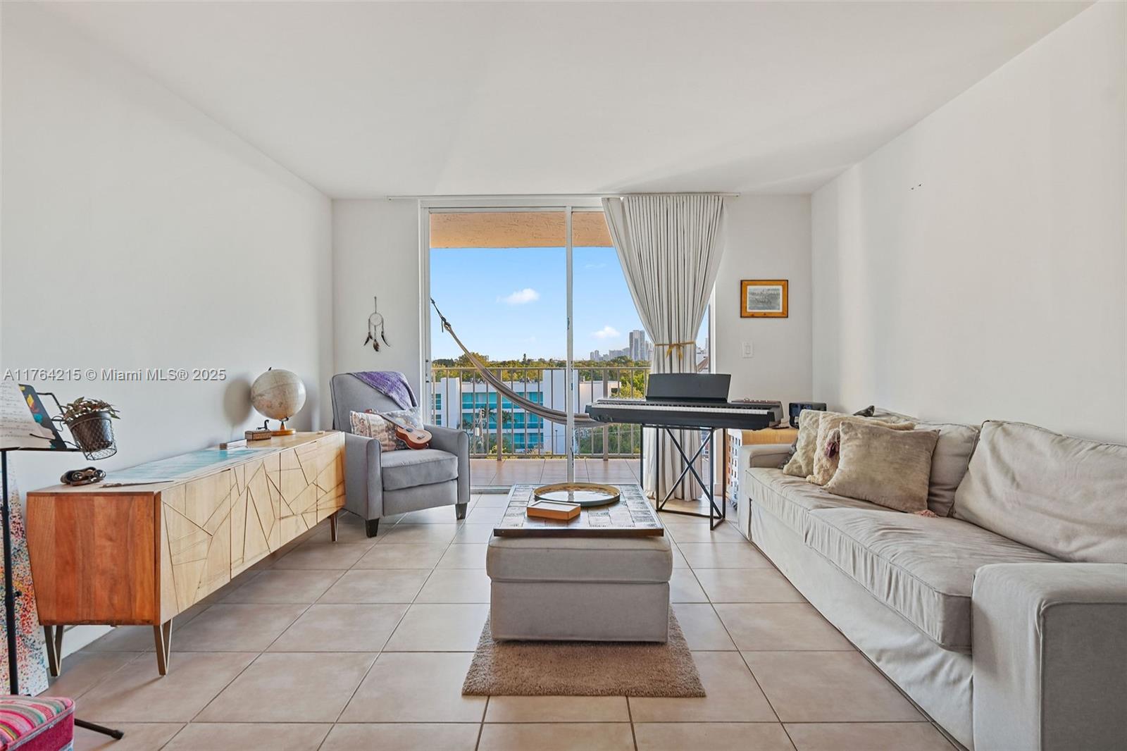 NIRVANA CONDO NO FIVE CON - Residential