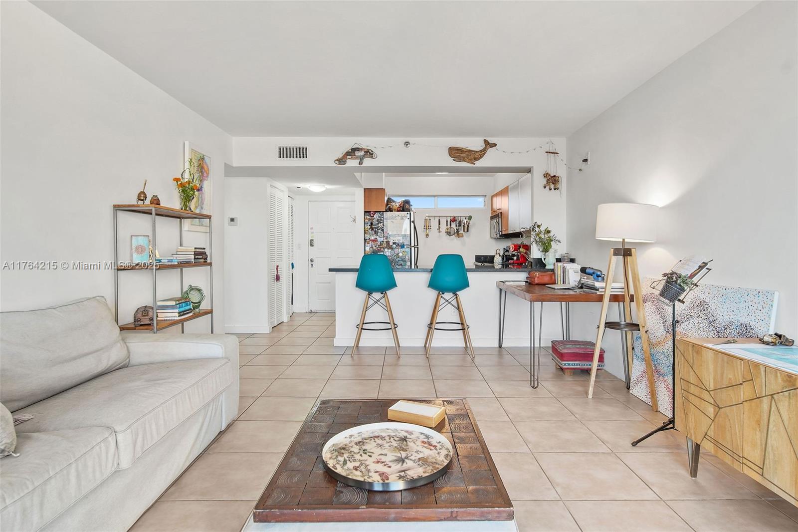 NIRVANA CONDO NO FIVE CON - Residential