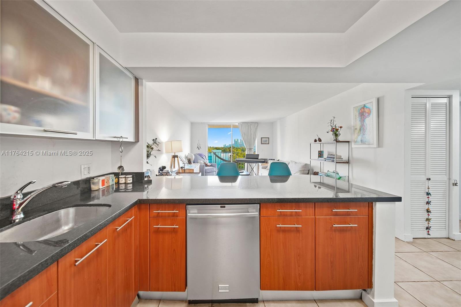 NIRVANA CONDO NO FIVE CON - Residential