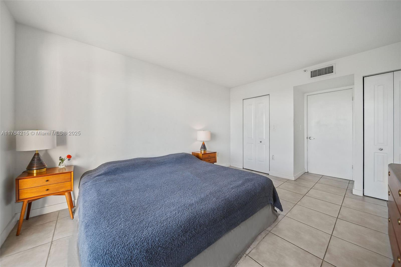 NIRVANA CONDO NO FIVE CON - Residential