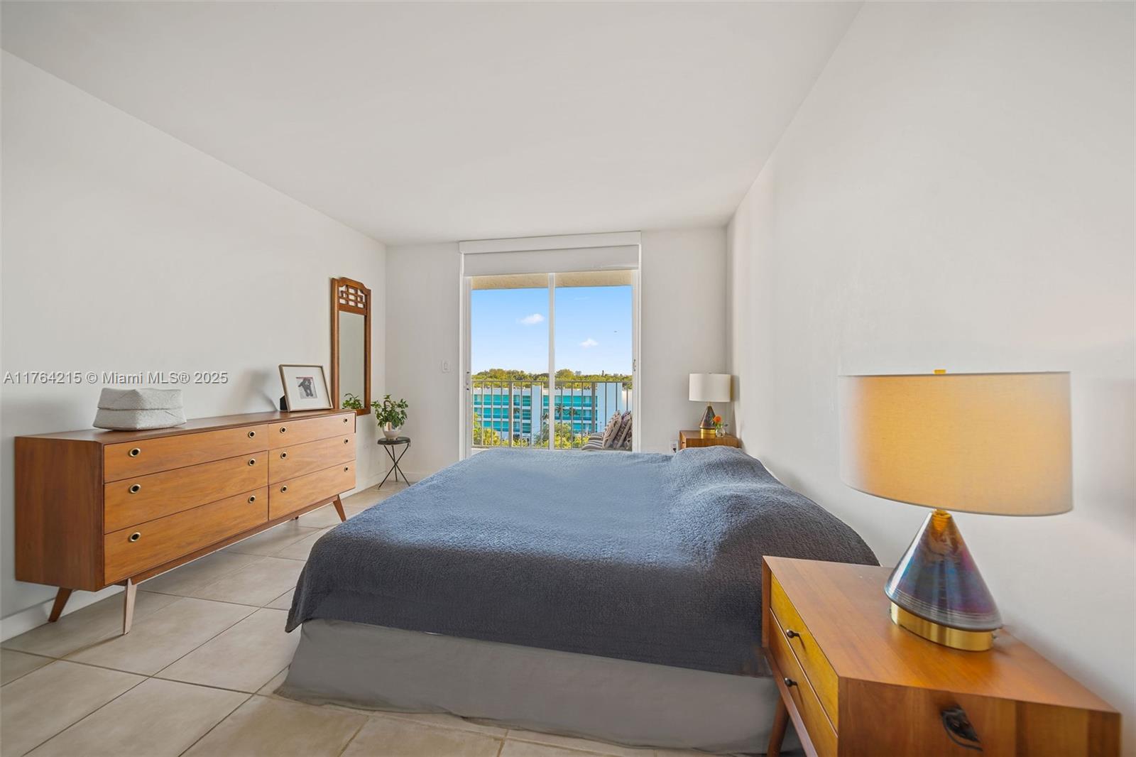 NIRVANA CONDO NO FIVE CON - Residential