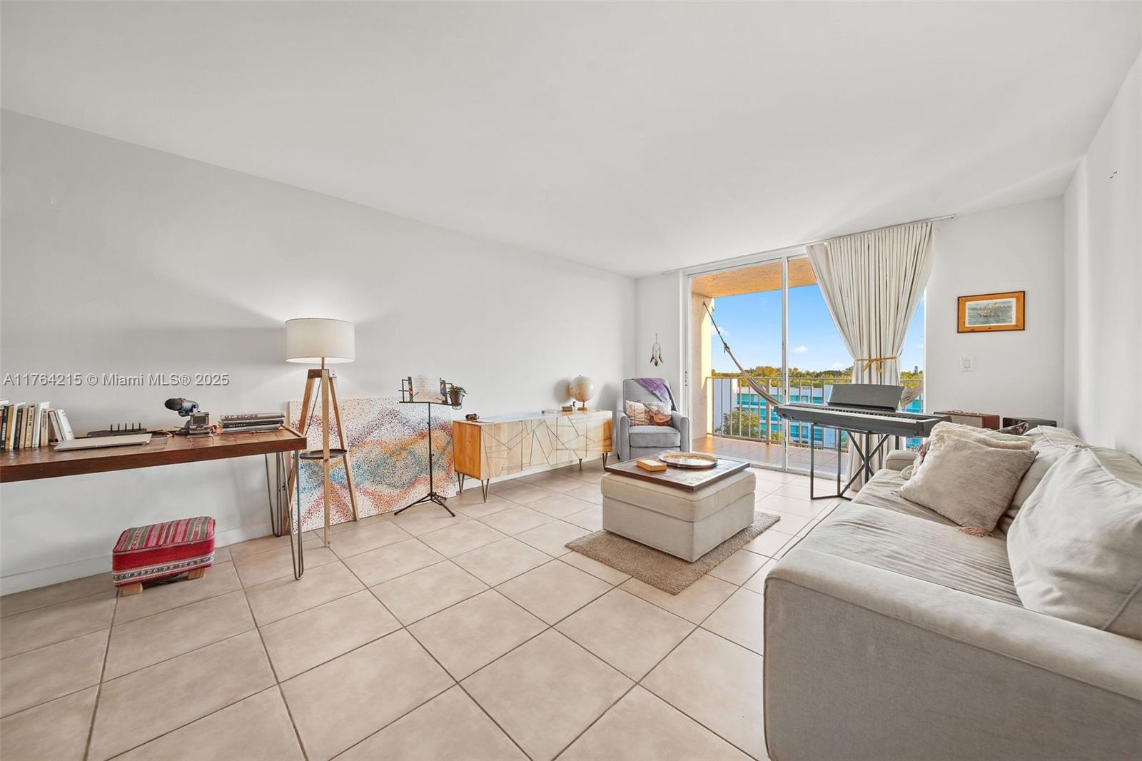 NIRVANA CONDO NO FIVE CON - Residential