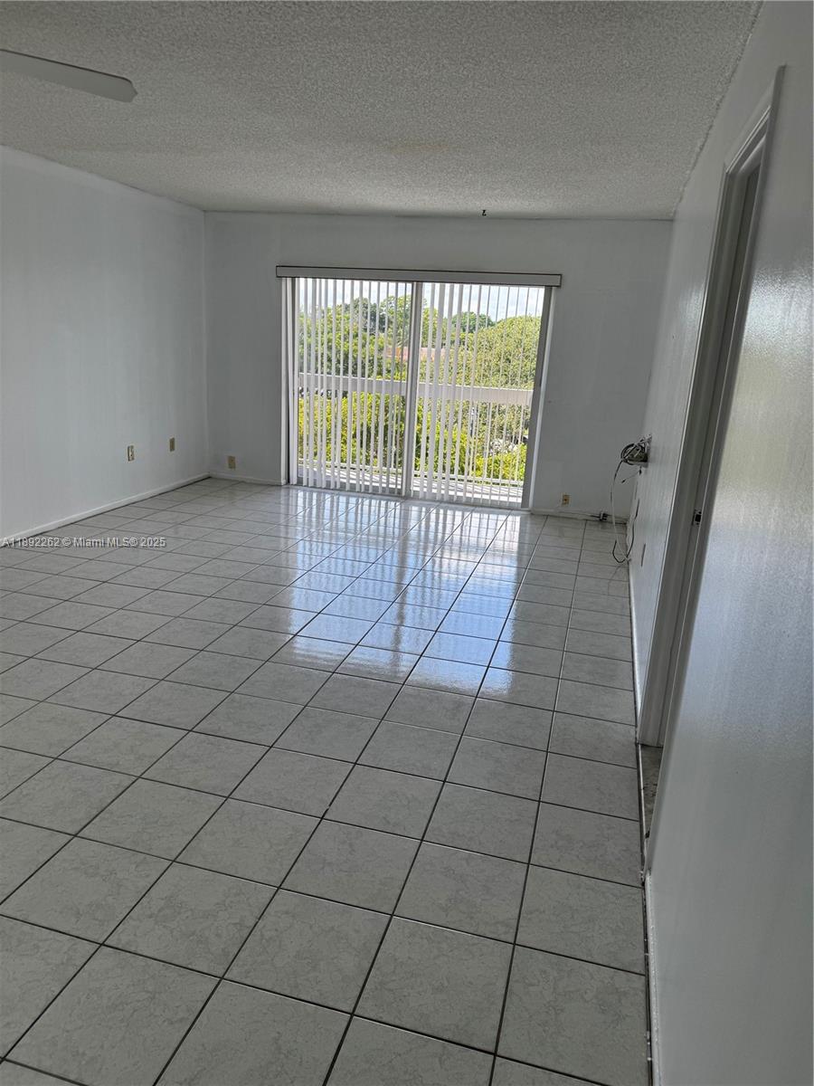 VILLAGE OF KINGS CREEK CO - Residential Lease