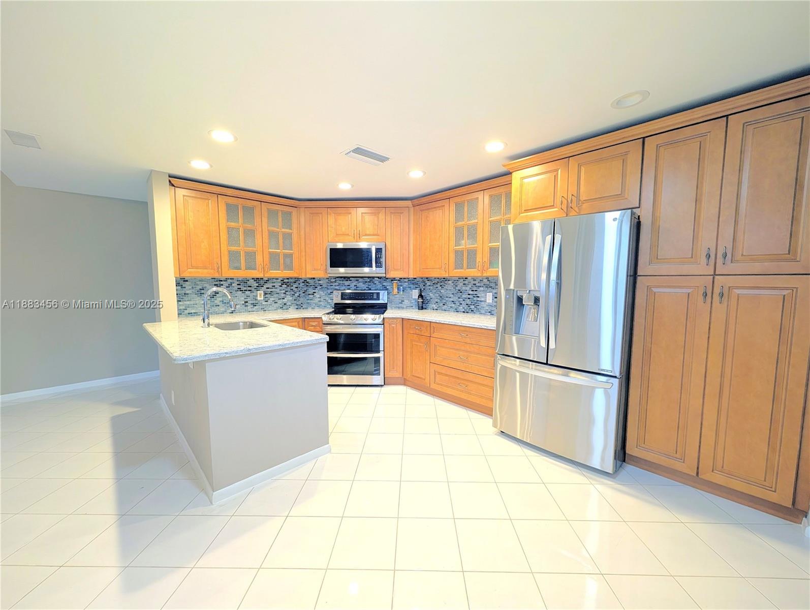 MINTO PLANTATION - 3 - Residential Lease