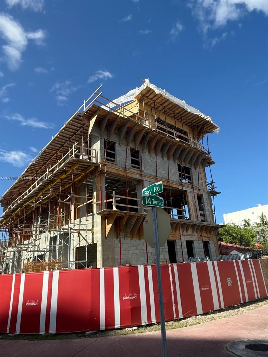 ALTON BEACH BAY FRONT RE- - Residential