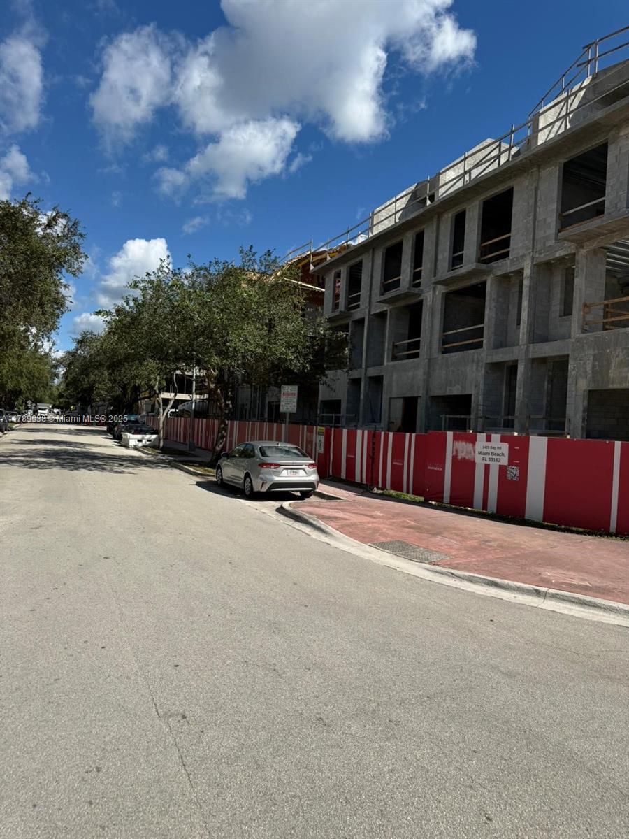 1425 Bay Rd