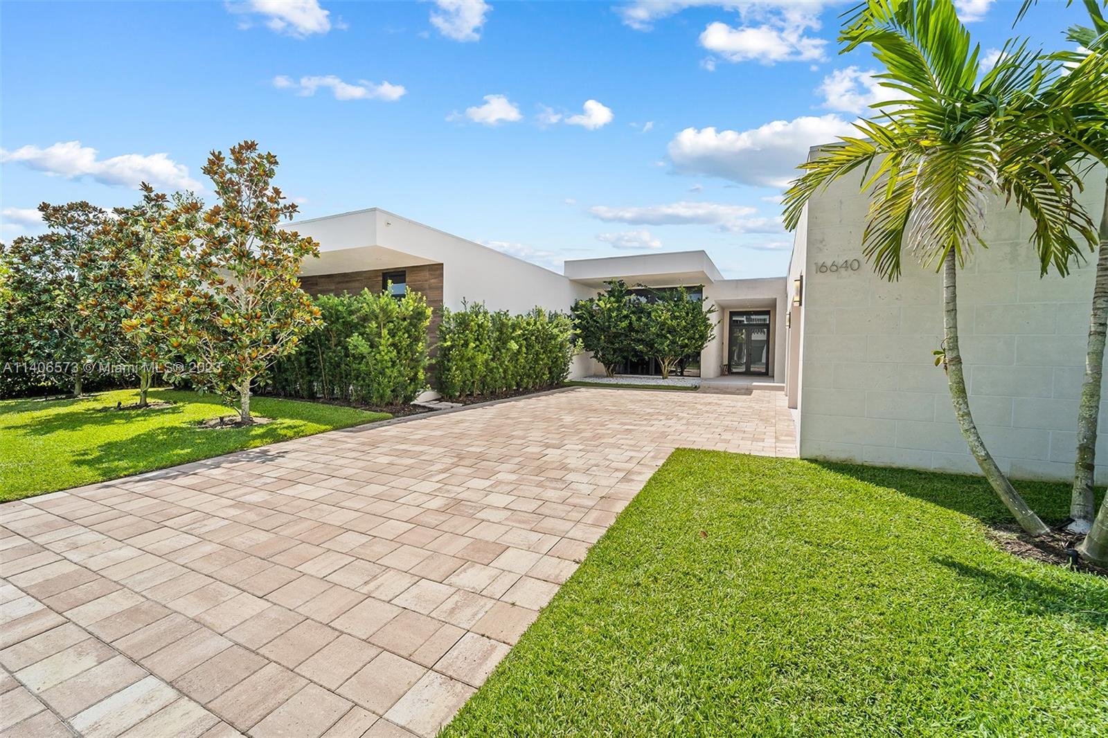 BOTANIKO - Residential