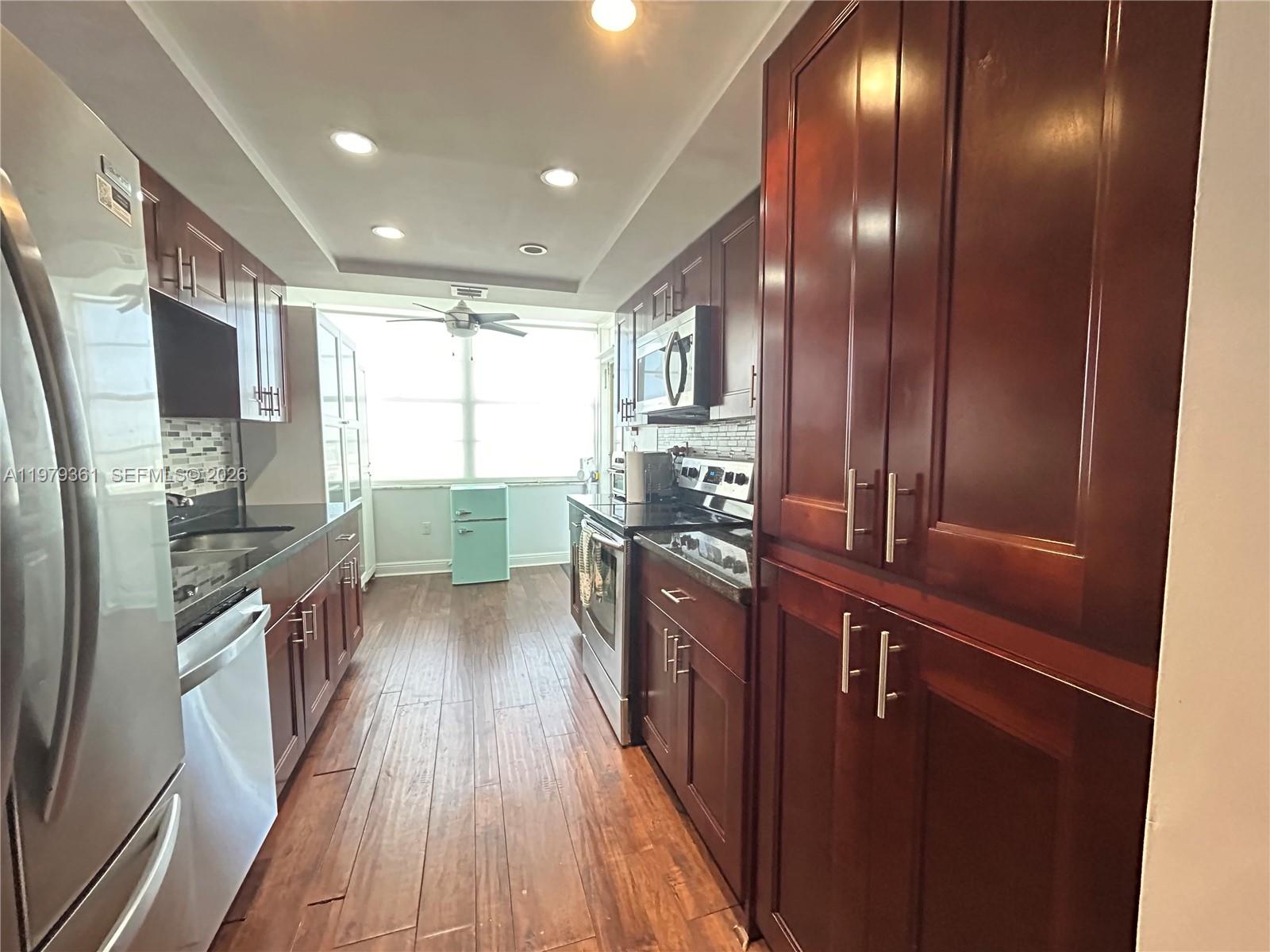 DEL PRADO MARINA - Residential Lease