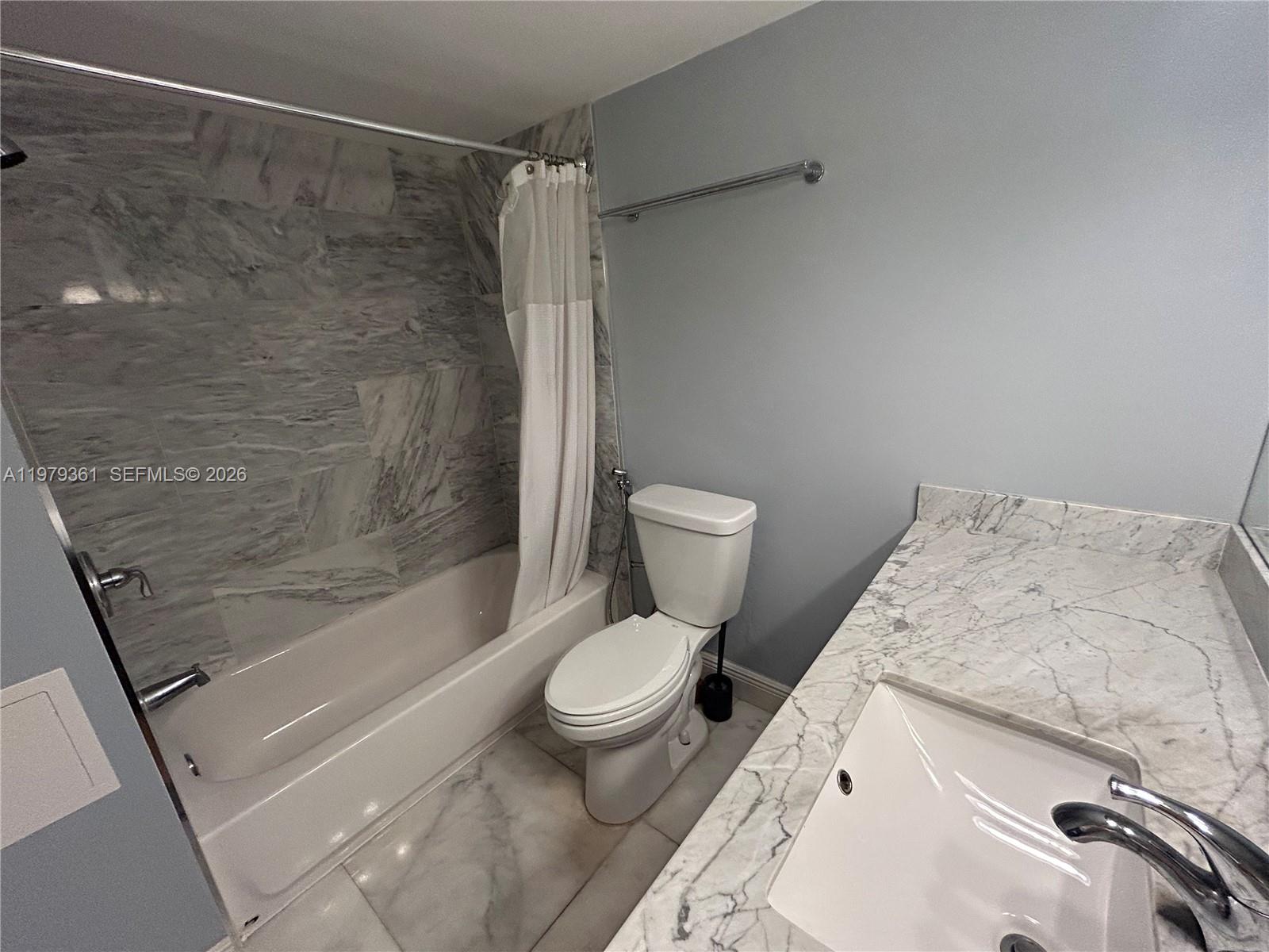 DEL PRADO MARINA - Residential Lease