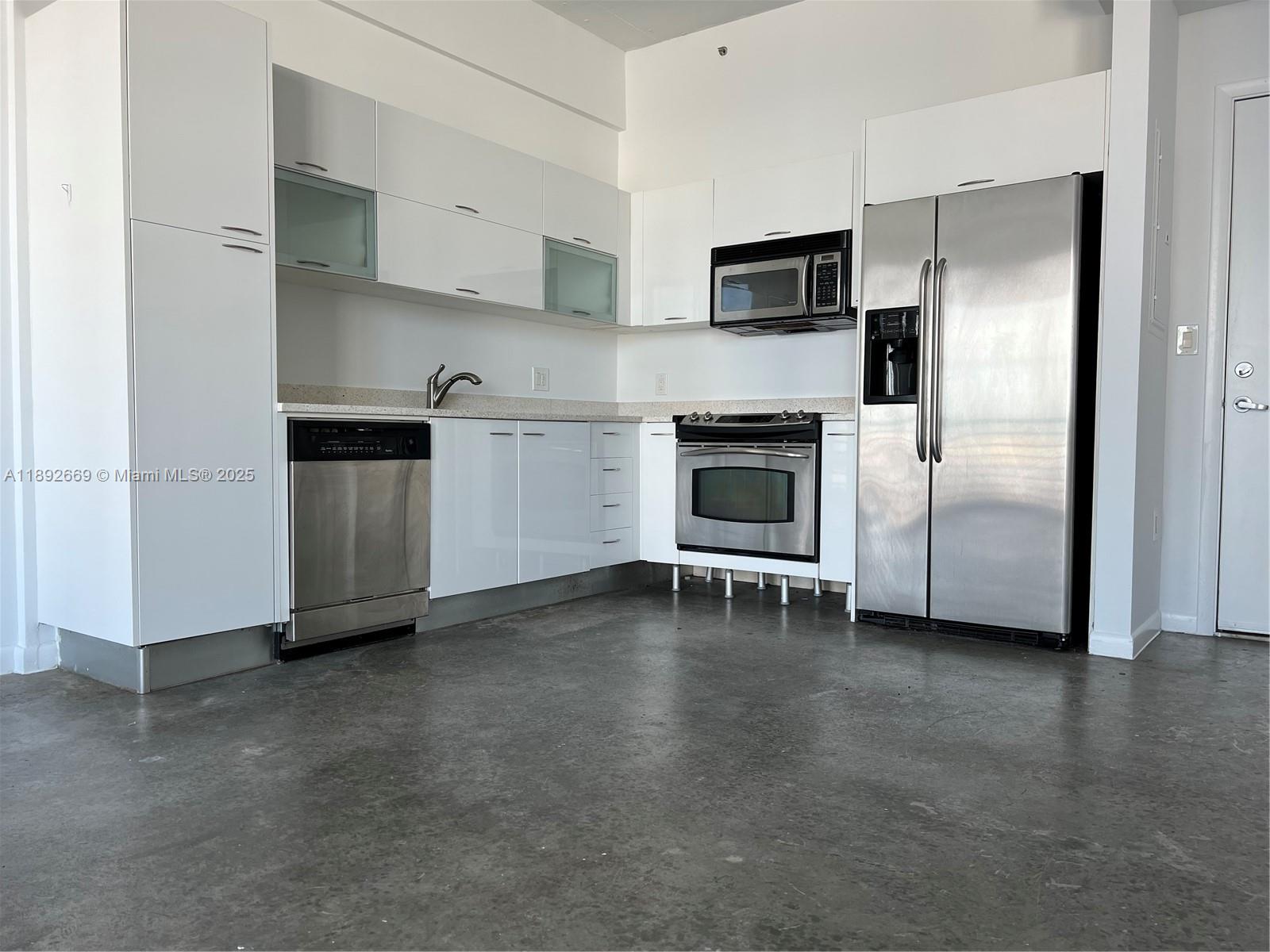 THE LOFT DOWNTOWN II COND - Residential Lease