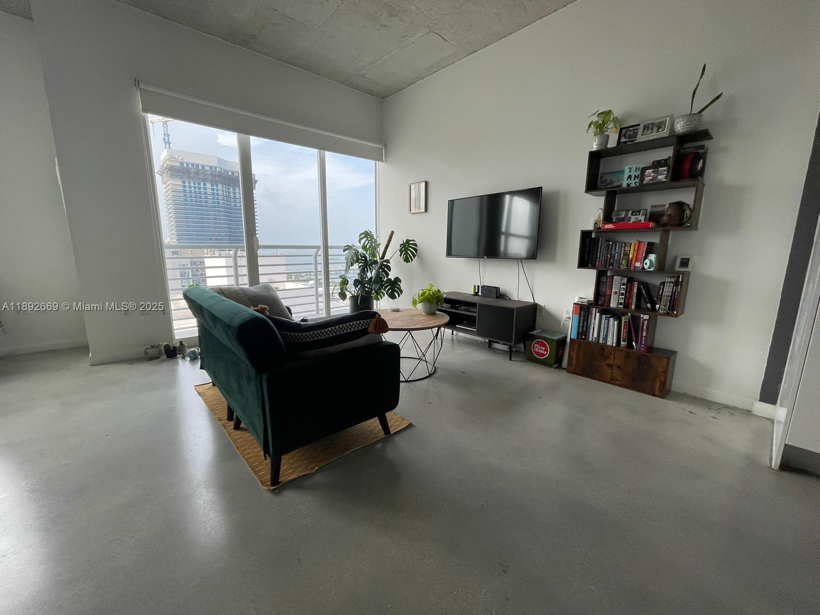 THE LOFT DOWNTOWN II COND - Residential Lease