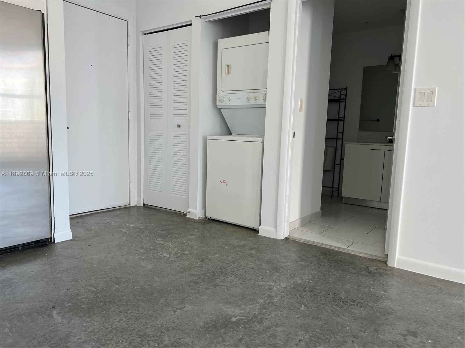 THE LOFT DOWNTOWN II COND - Residential Lease
