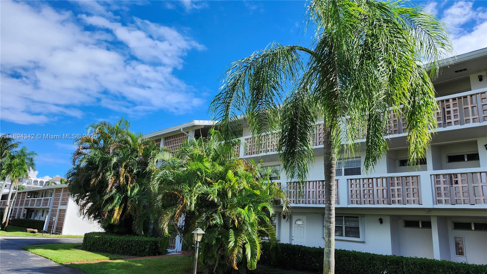 PALM ROYAL APTS INC CONDO - Residential