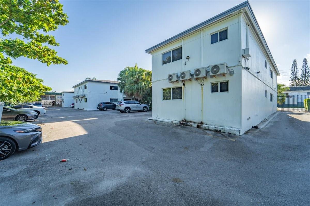 DORIAN APARTMENTS - Residential Income