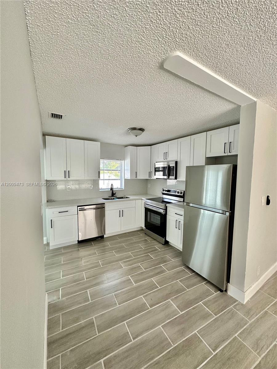2600 NE 8th Ave