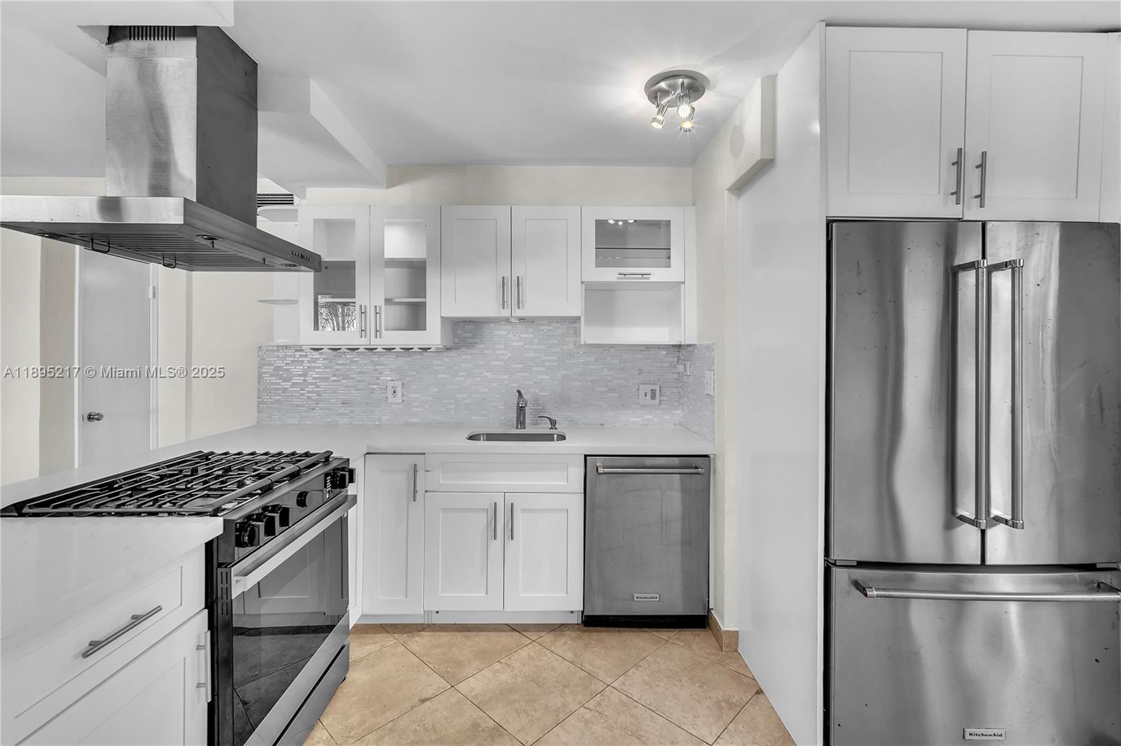 CHATEAU GROVE CONDO - Residential Lease