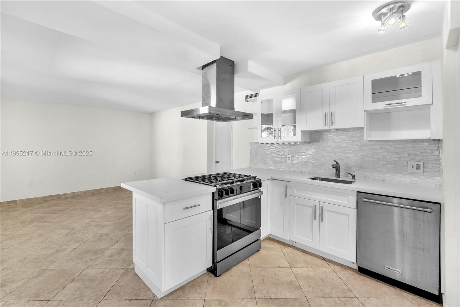 CHATEAU GROVE CONDO - Residential Lease