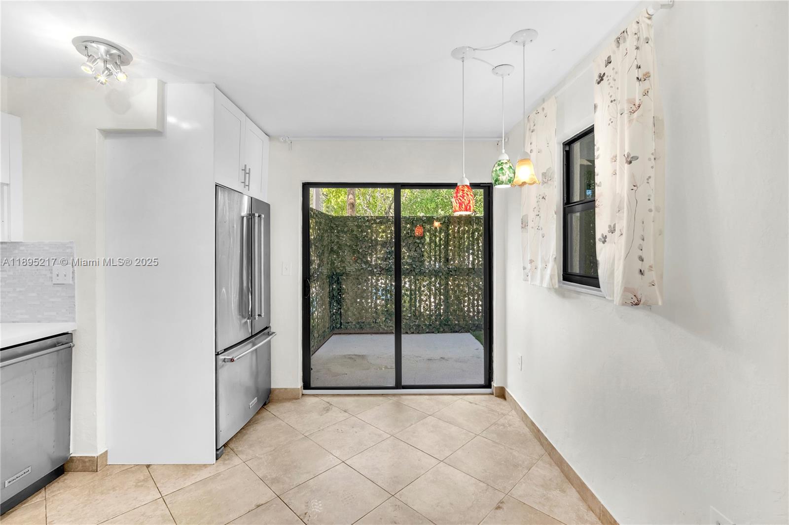 CHATEAU GROVE CONDO - Residential Lease