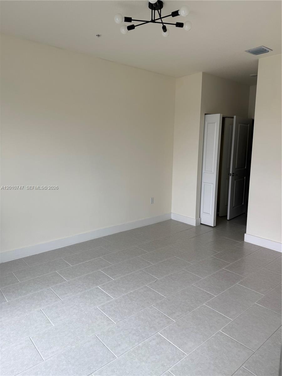 DOWNTOWN DORAL SOUTH PHAS - Residential