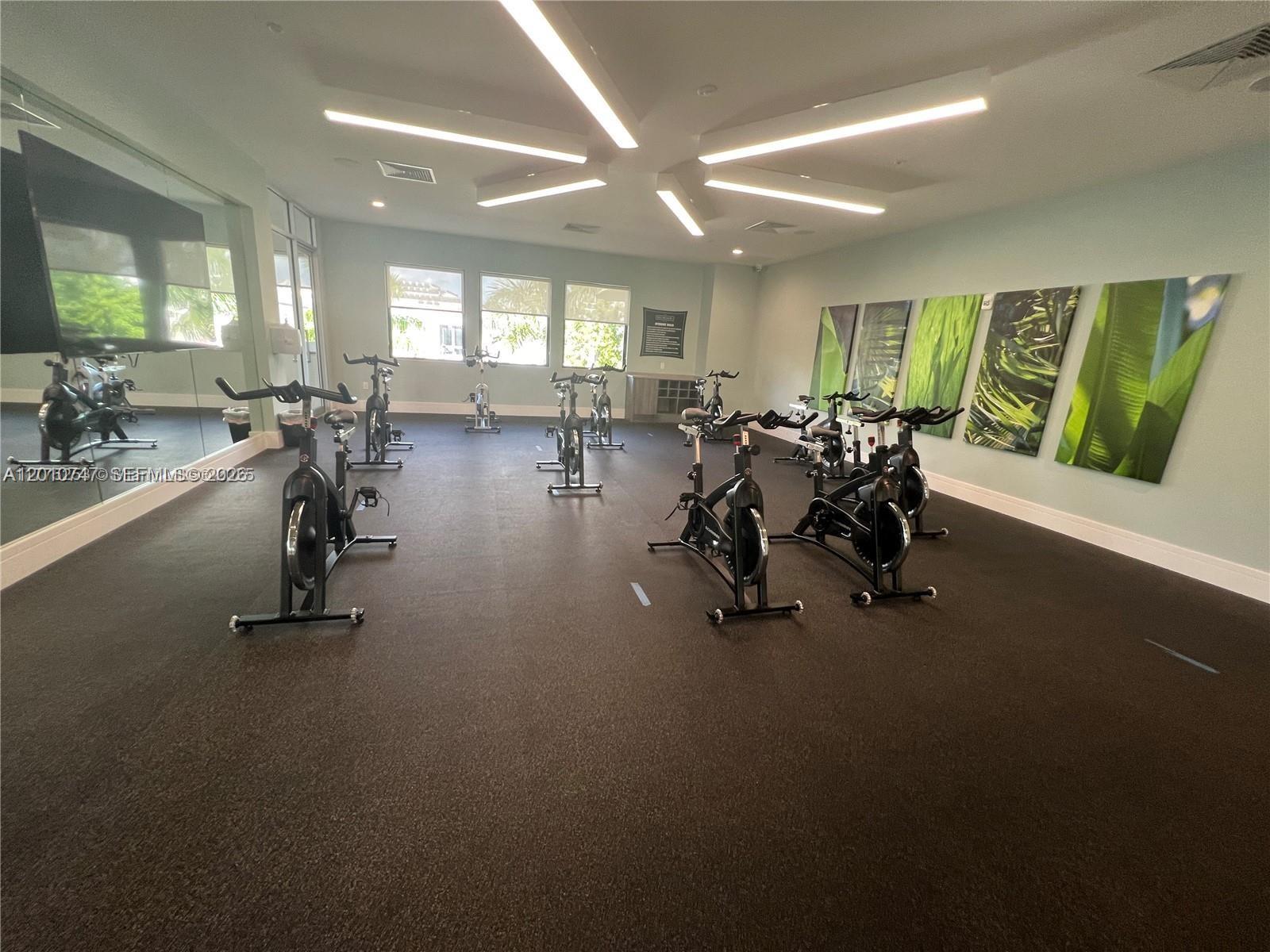 DOWNTOWN DORAL SOUTH PHAS - Residential