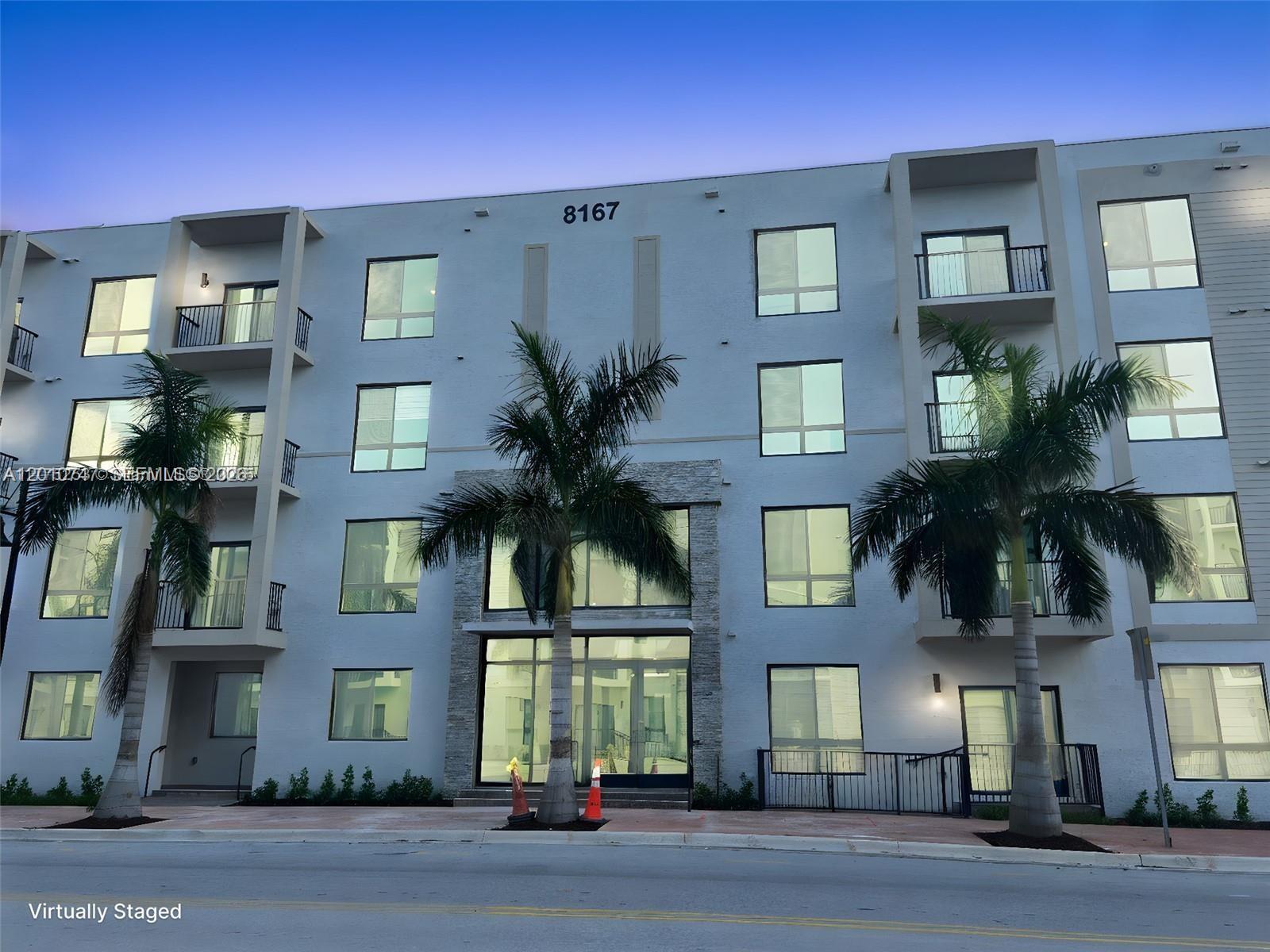 DOWNTOWN DORAL SOUTH PHAS - Residential