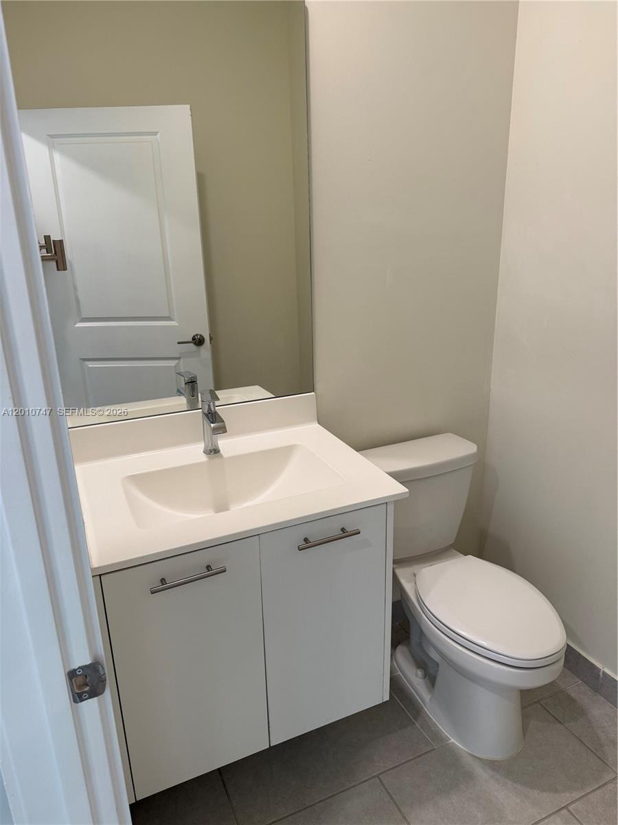 DOWNTOWN DORAL SOUTH PHAS - Residential