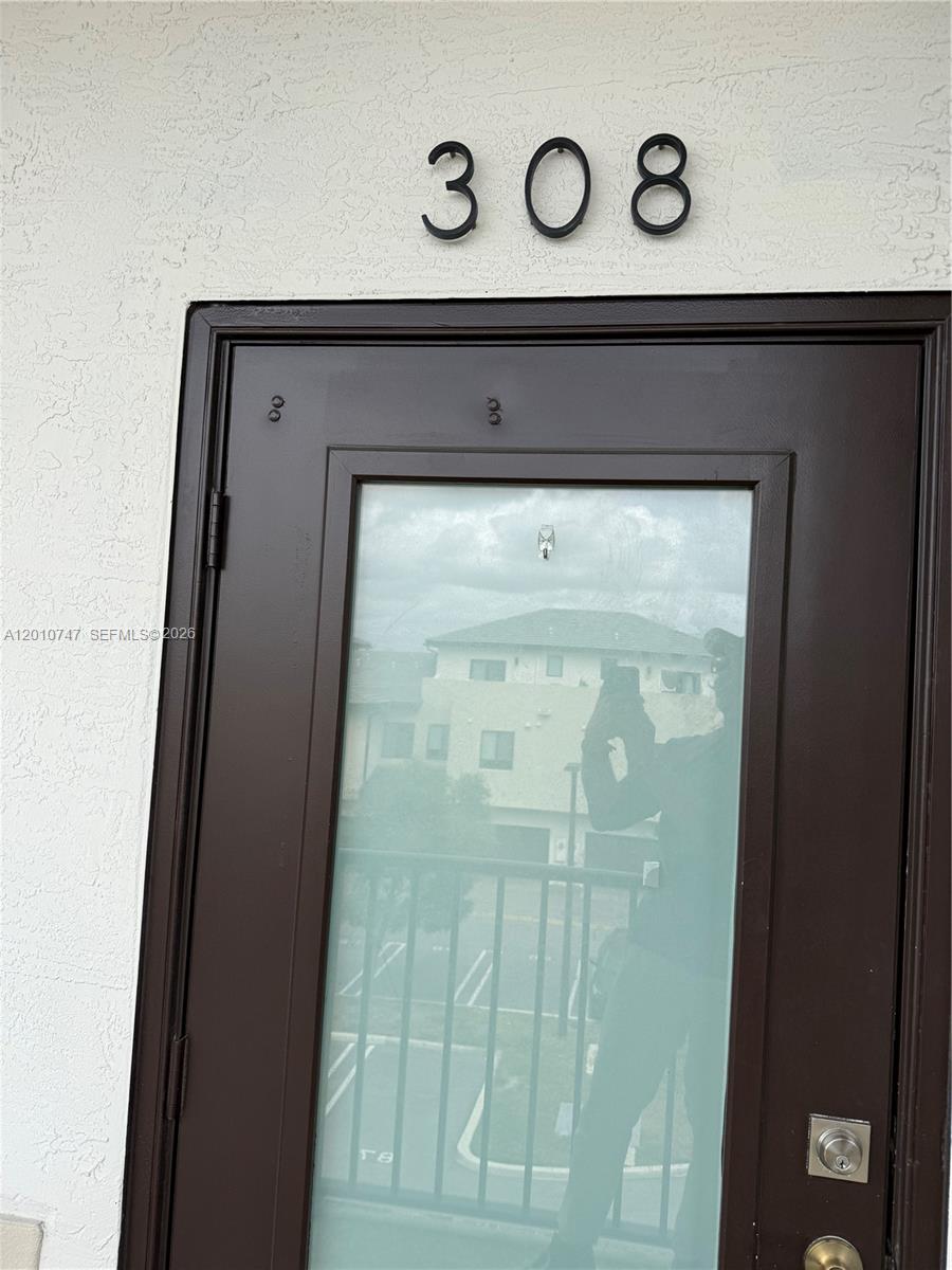 DOWNTOWN DORAL SOUTH PHAS - Residential