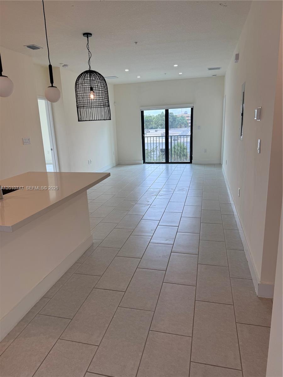 DOWNTOWN DORAL SOUTH PHAS - Residential