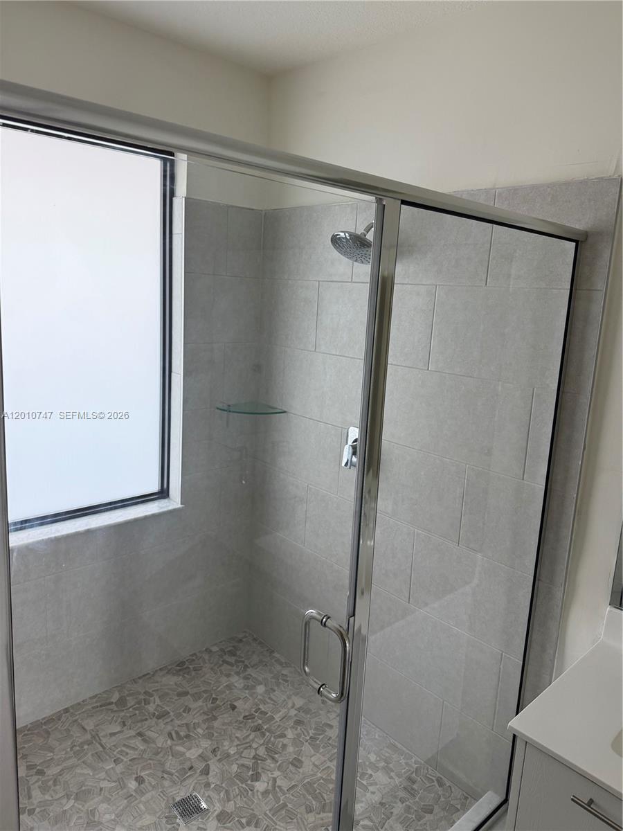 DOWNTOWN DORAL SOUTH PHAS - Residential