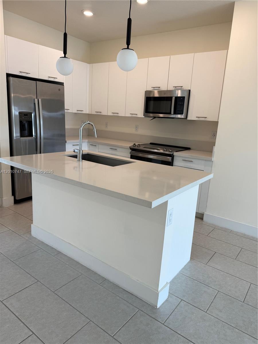 DOWNTOWN DORAL SOUTH PHAS - Residential