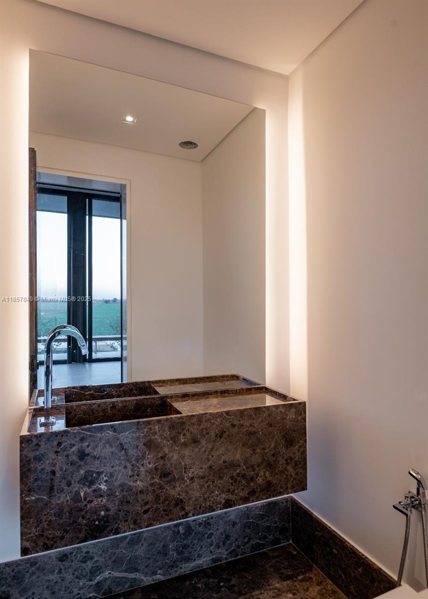 Condomínio Fazenda Dona Ca - Residential