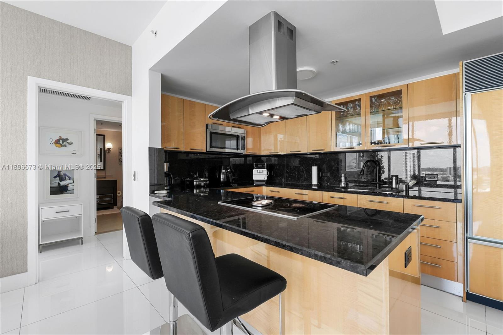 6899 Collins Ave 1003