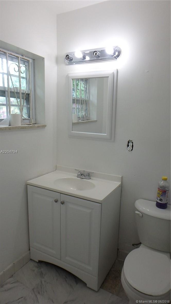 4 52 41 CAROL CITY 4TH AD - Residential