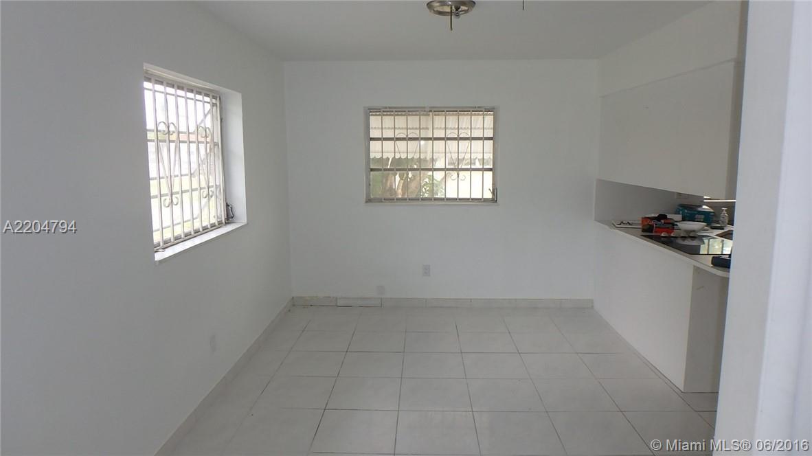 4 52 41 CAROL CITY 4TH AD - Residential