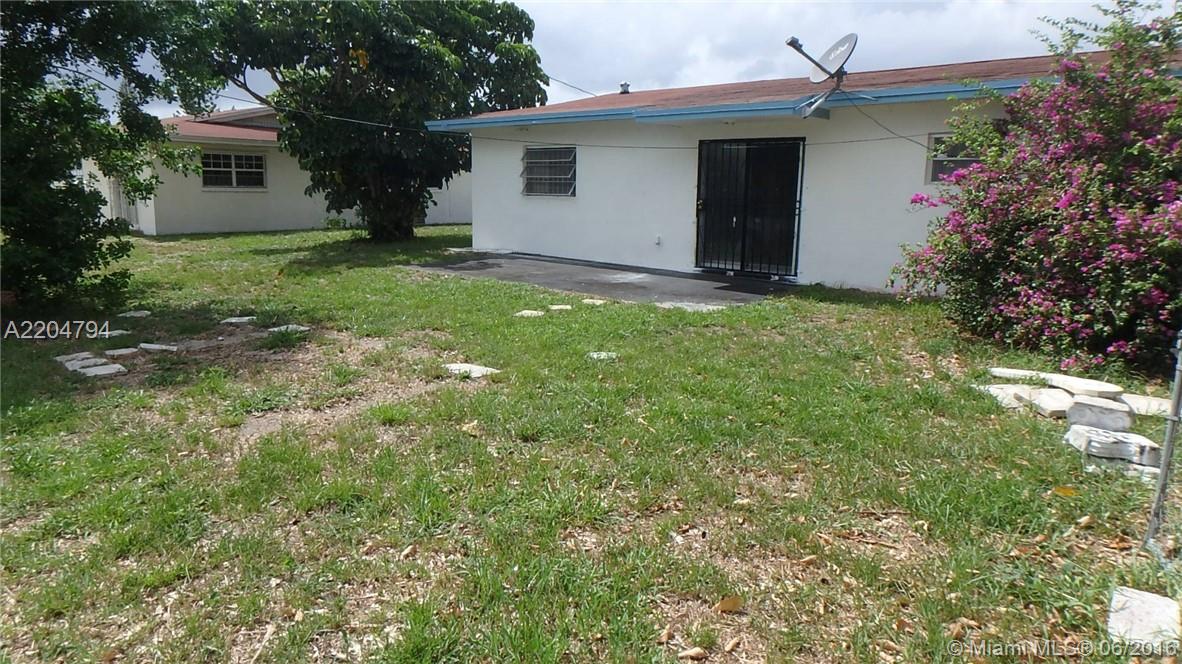 4 52 41 CAROL CITY 4TH AD - Residential