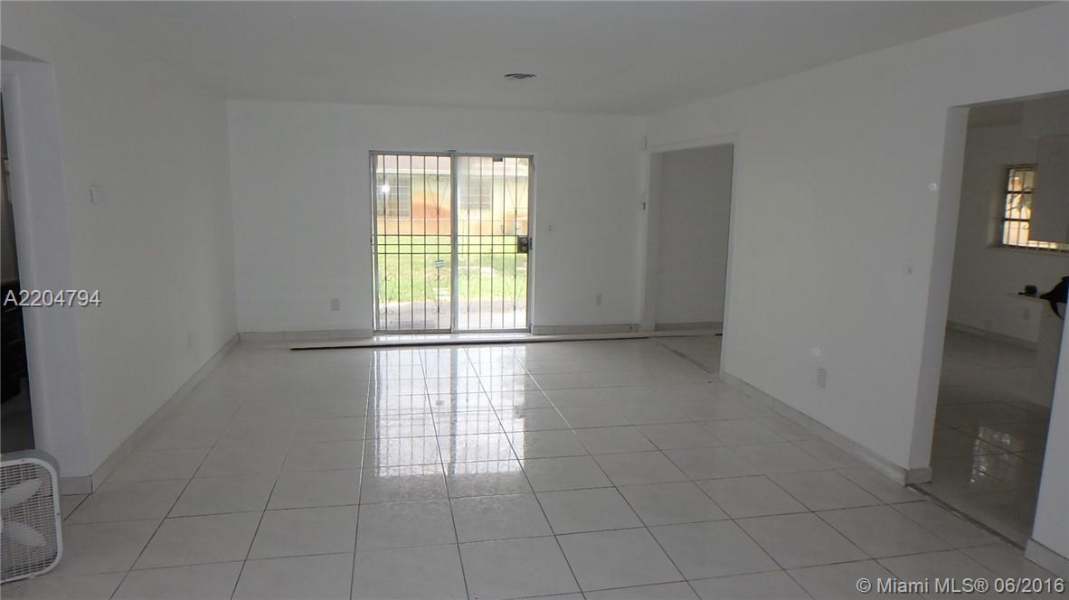 4 52 41 CAROL CITY 4TH AD - Residential
