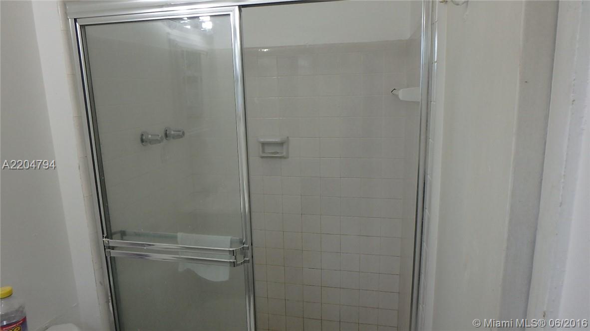 4 52 41 CAROL CITY 4TH AD - Residential