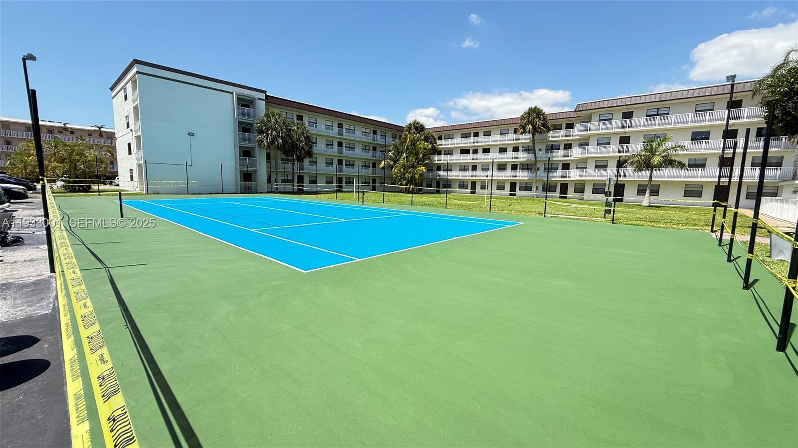 PALM VILLAGE CLUB CONDO - Residential Lease