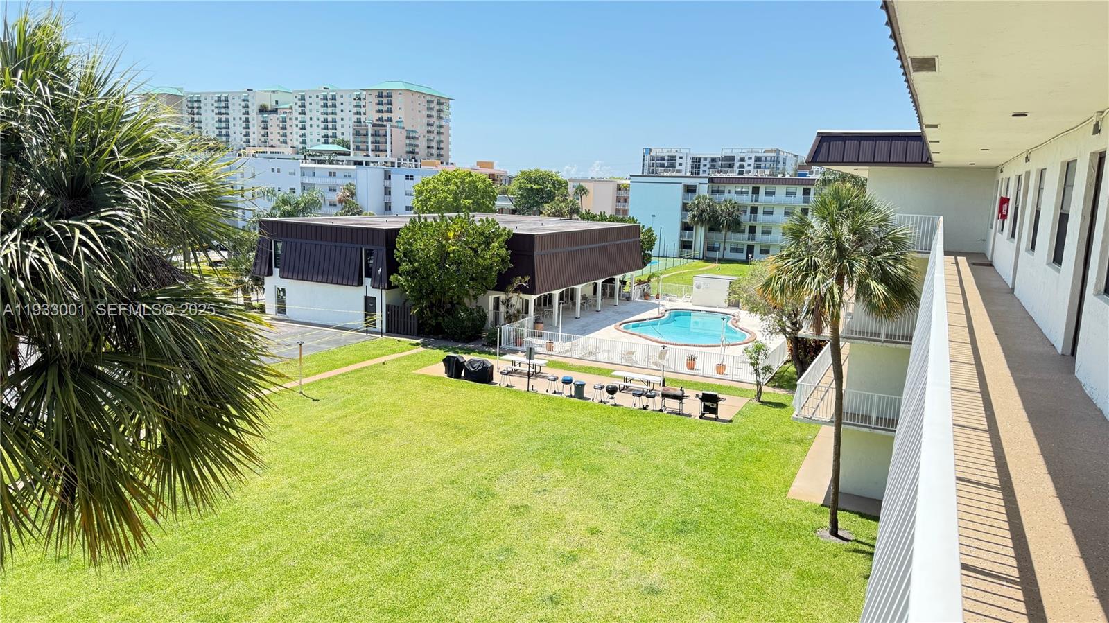 PALM VILLAGE CLUB CONDO - Residential Lease