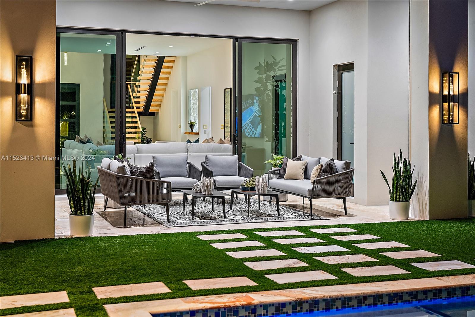 BOCA VILLAS - Residential