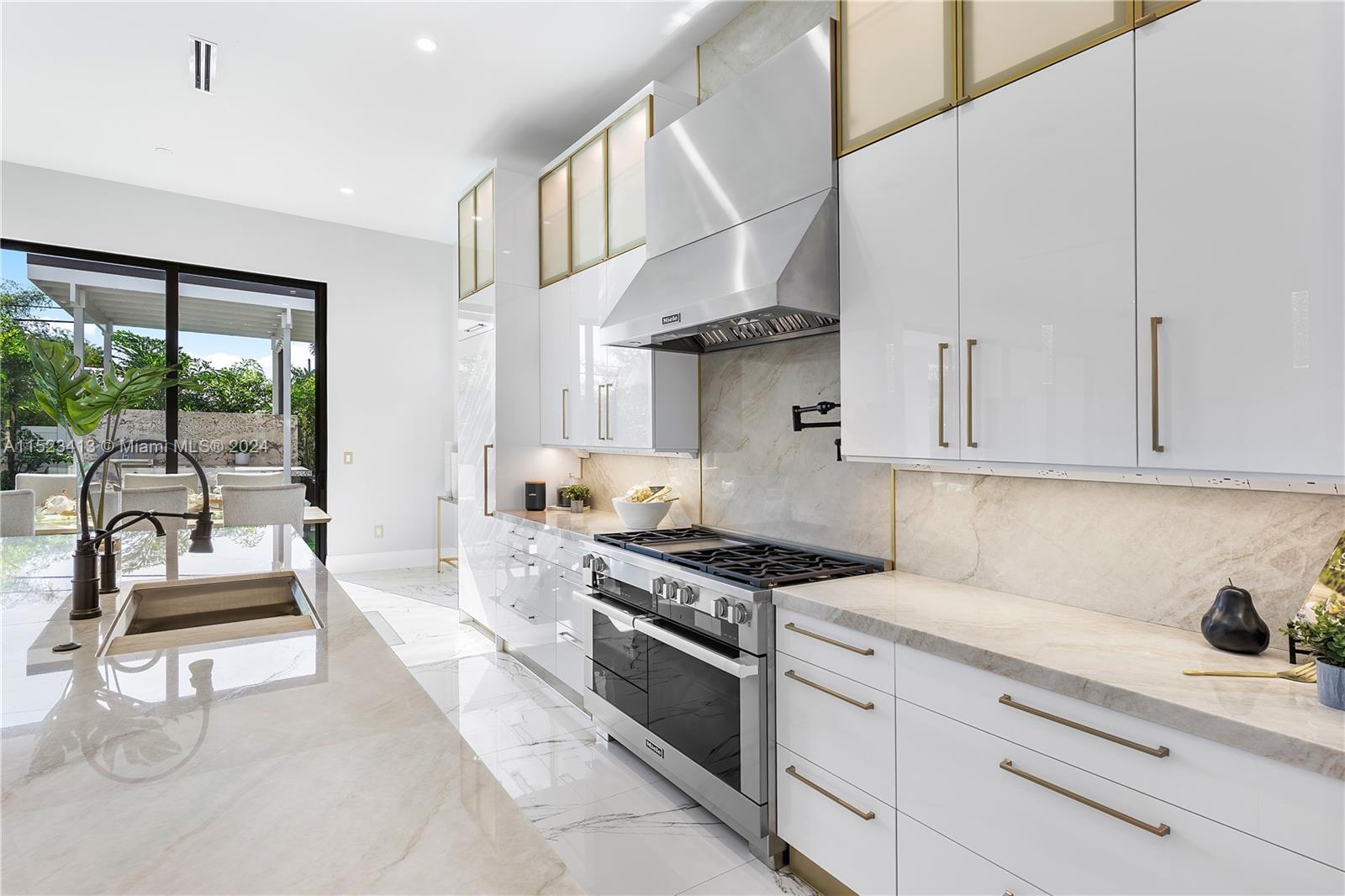 BOCA VILLAS - Residential