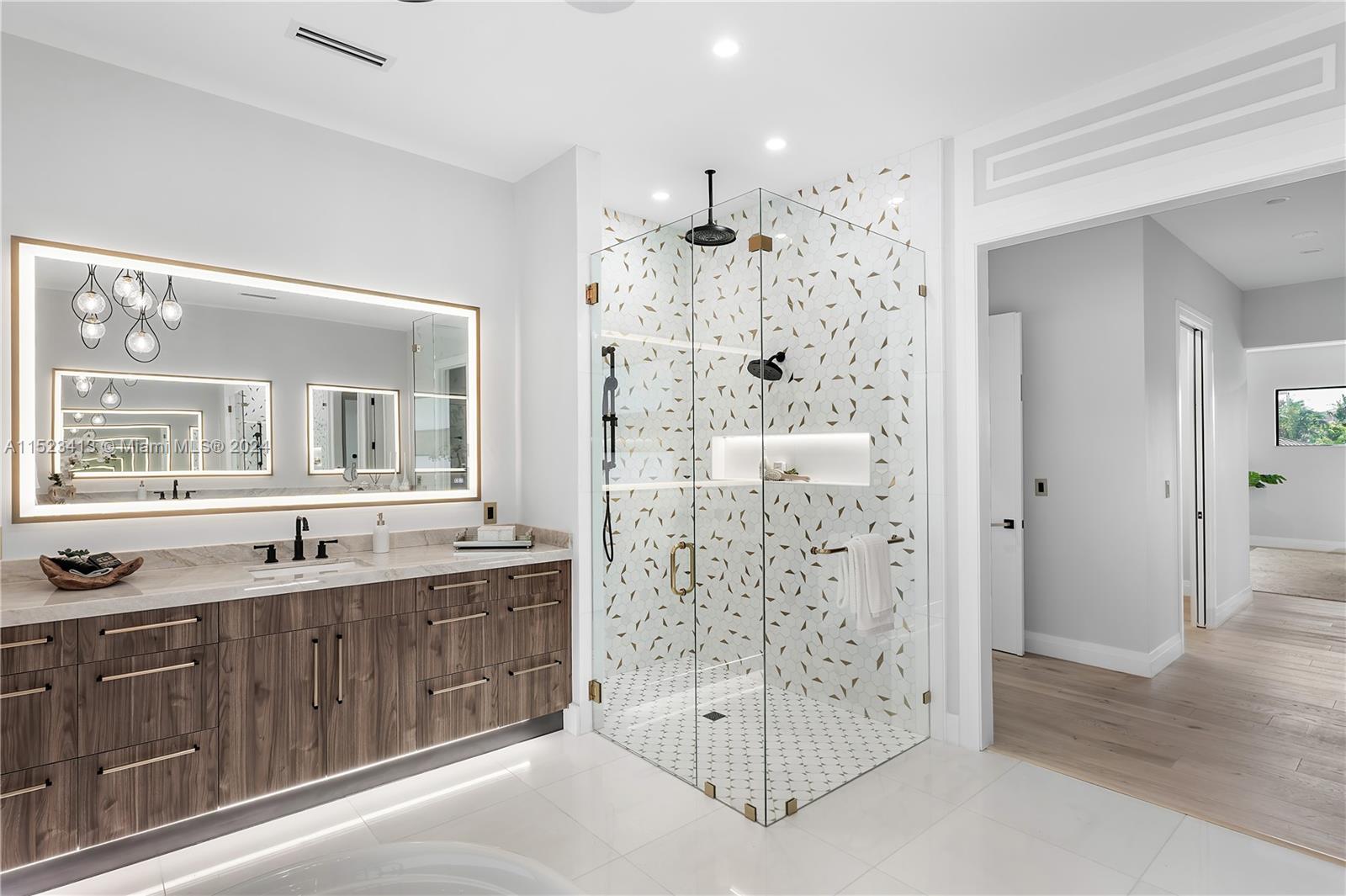 BOCA VILLAS - Residential