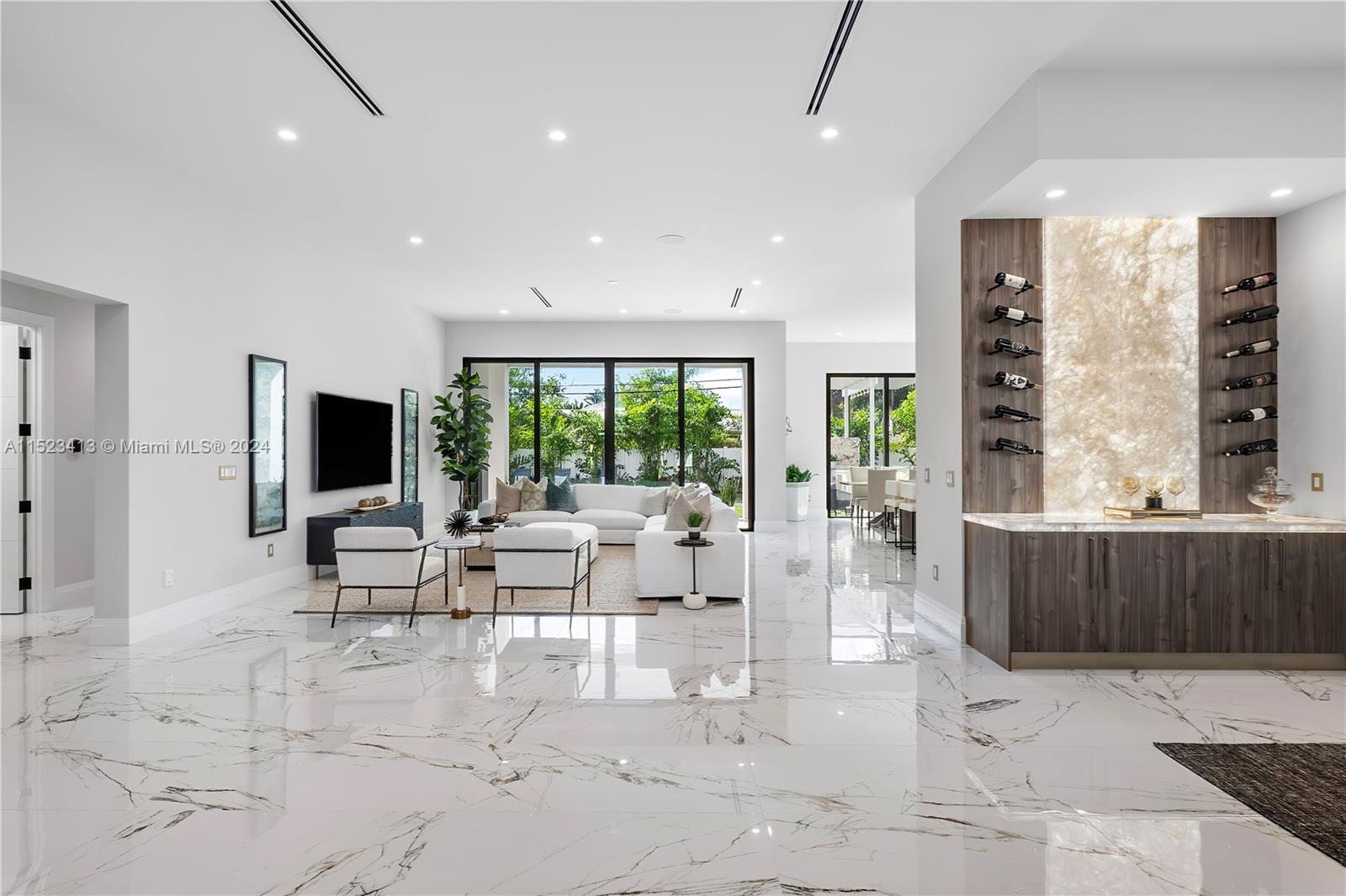 BOCA VILLAS - Residential